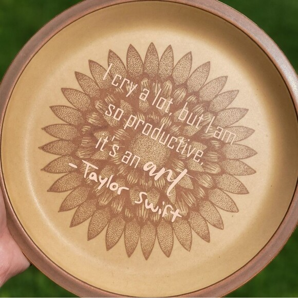 TAYLOR.SWIFT 》 I cry a lot ... lyric decorative plate - Picture 1 of 3